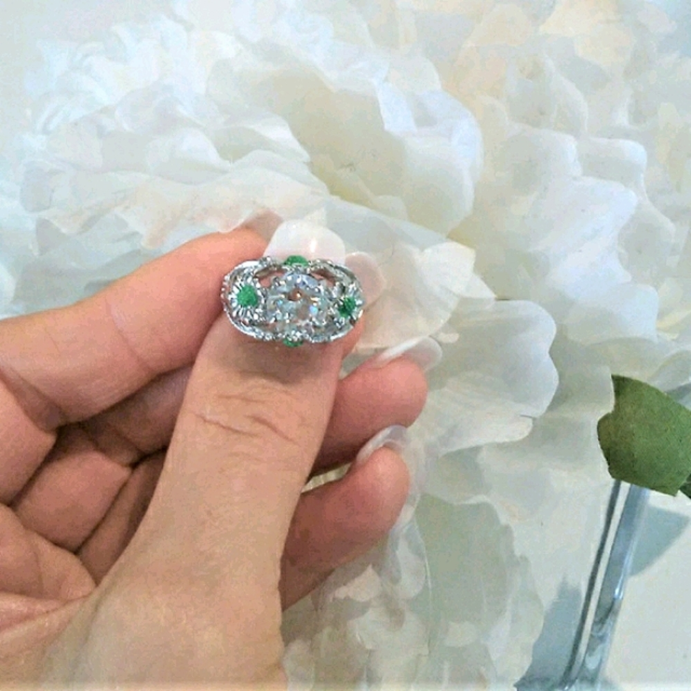 Green Flower‎ Ring Simulated Diamond
